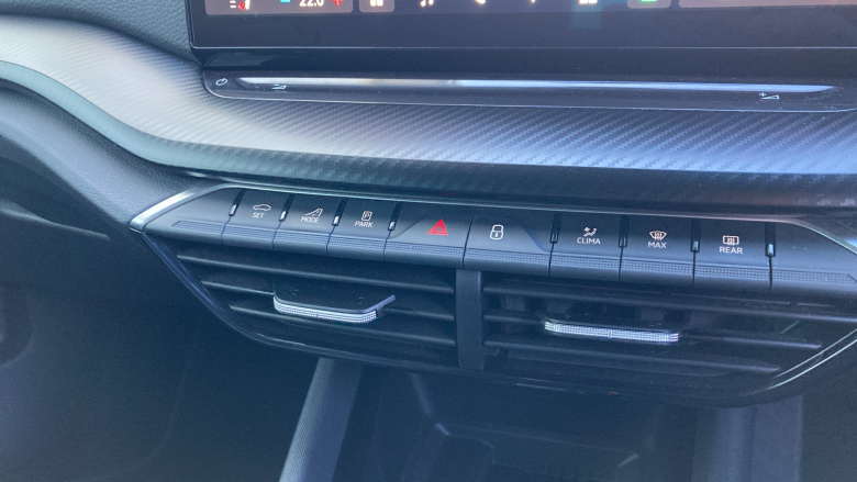 Skoda Octavia 1.5 TSI 150 e-TEC Sportline 5dr DSG Petrol Hatchback